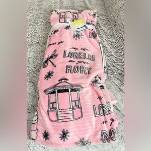 NEW Gilmore Girls Two Pack Throw Blanket Set